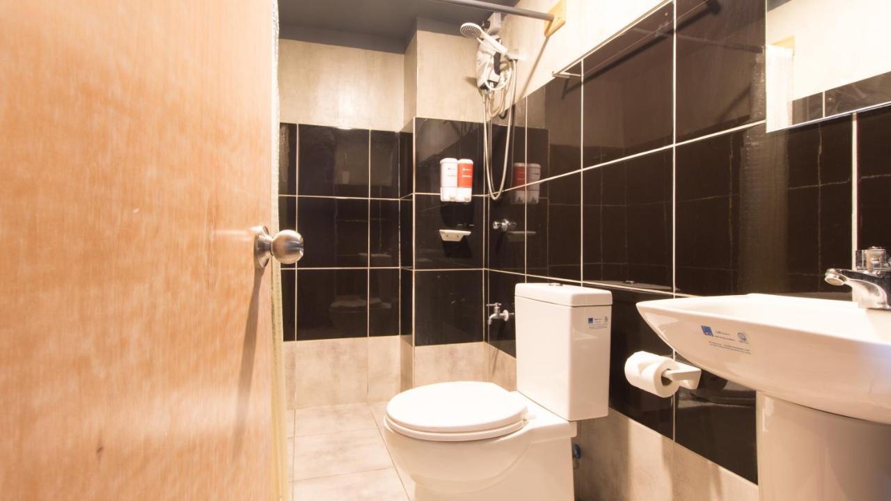 Reddoorz Plus @ Taft North Mandurriao Iloilo City Eksteriør billede