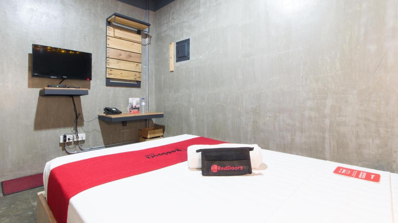 Reddoorz Plus @ Taft North Mandurriao Iloilo City Eksteriør billede